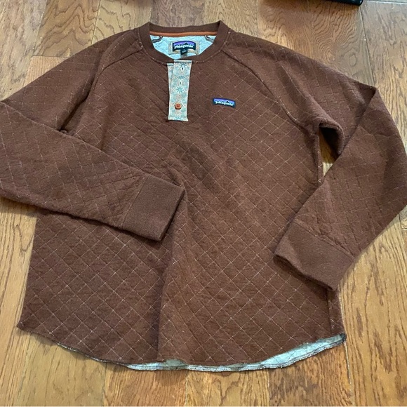 Patagonia Men’s Wool Blend Diamond Quilt Henley Shirt - Picture 2 of 6